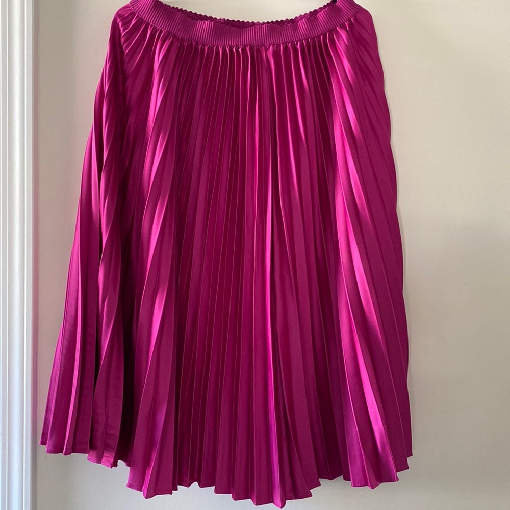 Pleated skirt